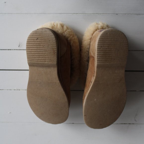 UGG Mini Boot, Genuine Australian Sheepskin Chand's Boots, Size 5 - Picture 5 of 6